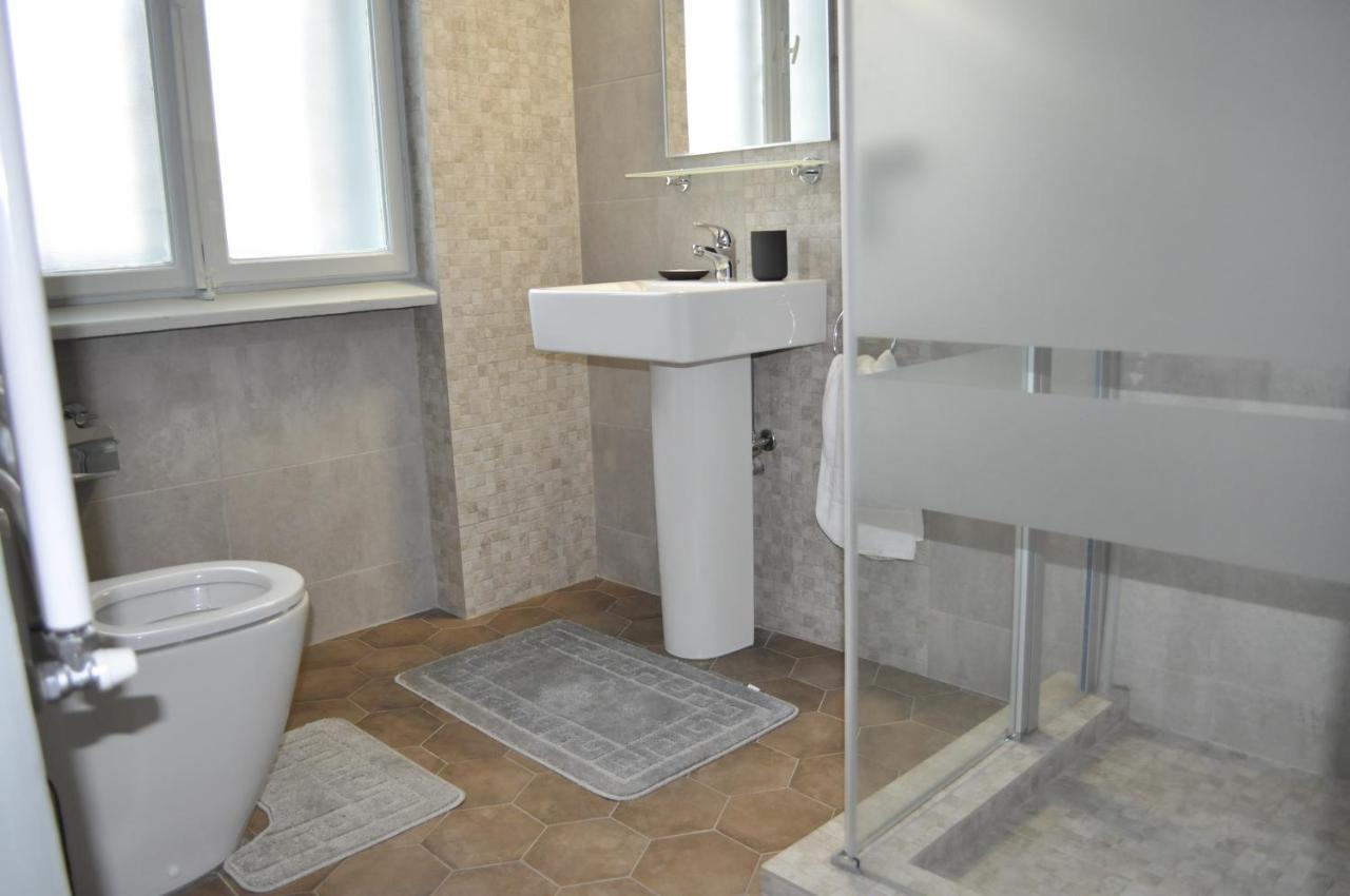 Hotel Triumf Букурещ Екстериор снимка