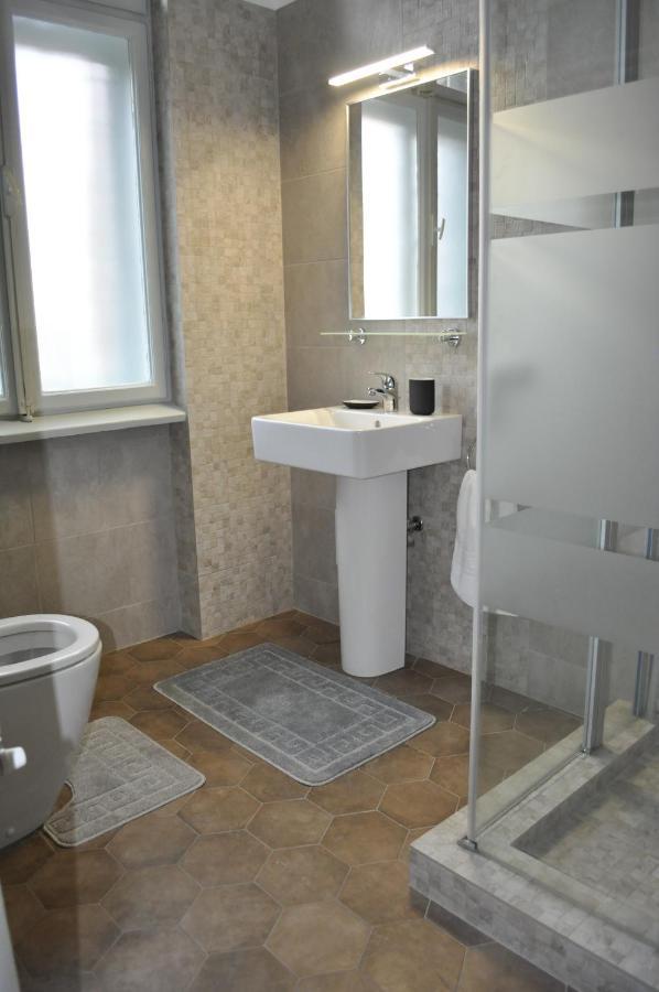 Hotel Triumf Букурещ Екстериор снимка