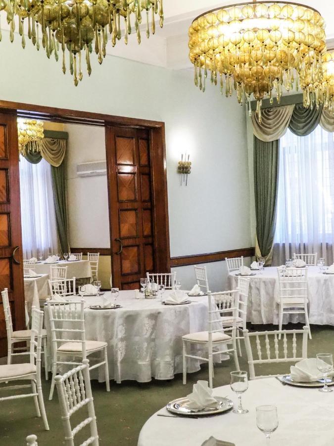 Hotel Triumf Букурещ Екстериор снимка