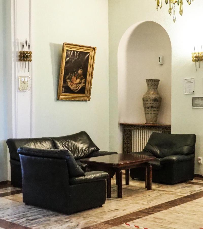 Hotel Triumf Букурещ Екстериор снимка