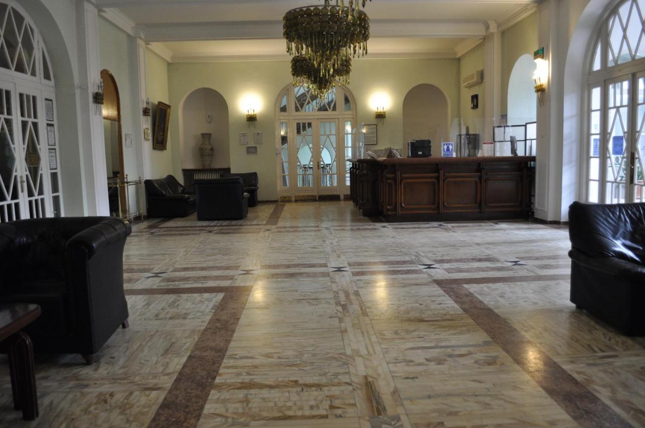 Hotel Triumf Букурещ Екстериор снимка