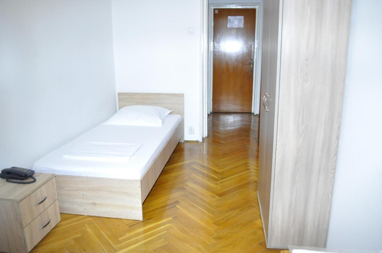 Hotel Triumf Букурещ Екстериор снимка