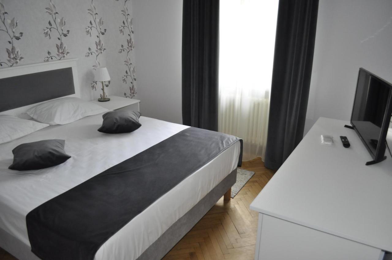 Hotel Triumf Букурещ Екстериор снимка