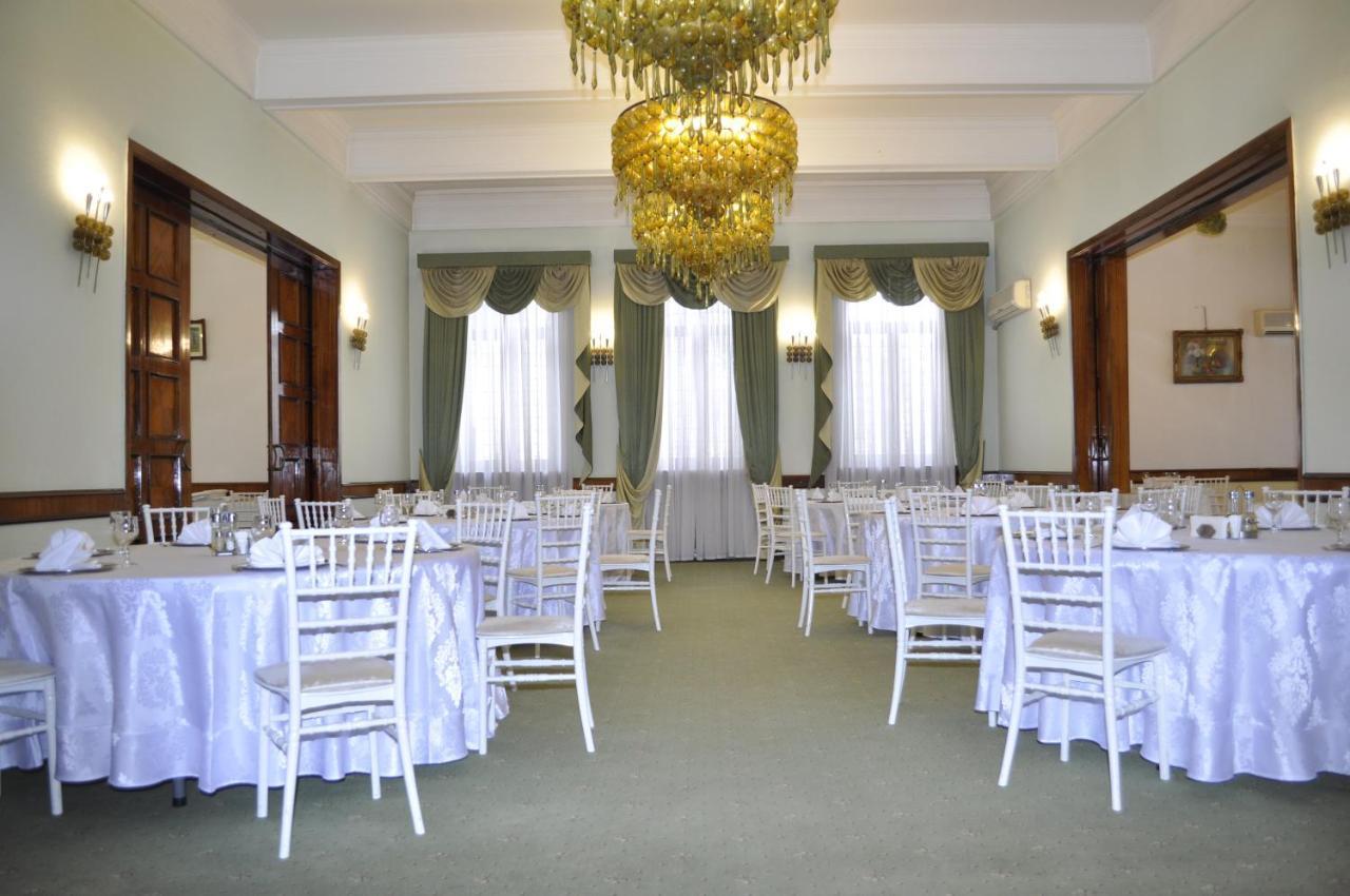 Hotel Triumf Букурещ Екстериор снимка