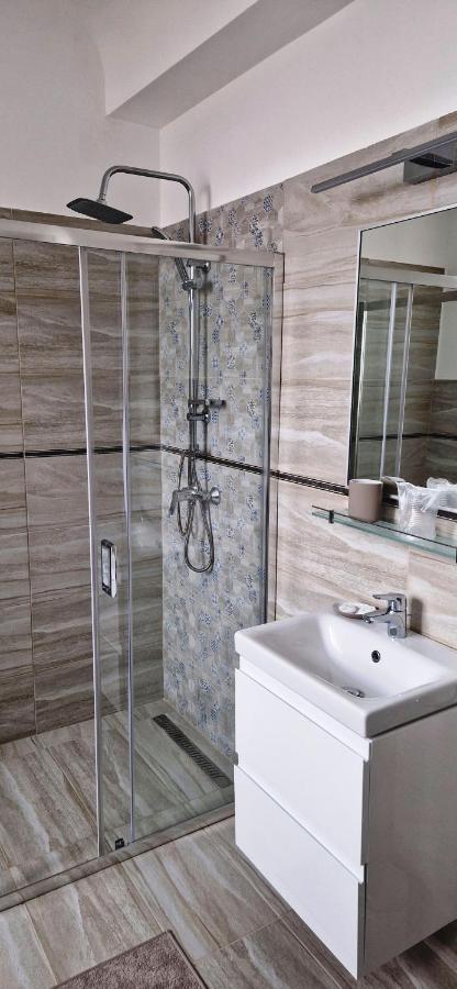 Hotel Triumf Букурещ Екстериор снимка