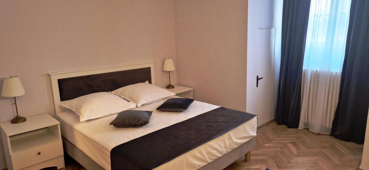 Hotel Triumf Букурещ Екстериор снимка