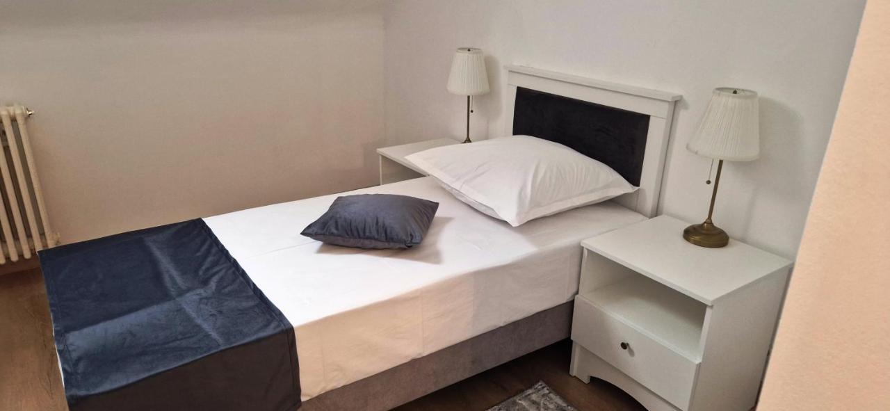 Hotel Triumf Букурещ Екстериор снимка