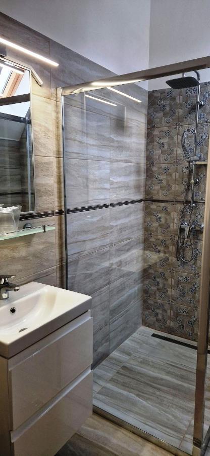Hotel Triumf Букурещ Екстериор снимка